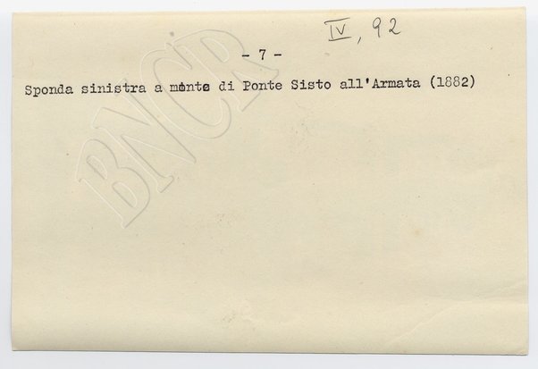 Sponda sinistra a monte di Ponte Sisto all'Armata