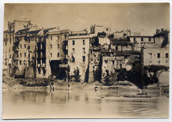 Sponda sinistra dalla Mola dei Fiorentini al Palazzo Altoviti