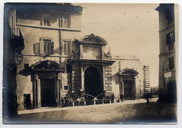 Sponda sinistra Fontanone allo sbocco di Ponte Sisto