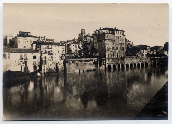 Sponda sinistra a monte di Ponte Sisto al Palazzo Falconieri