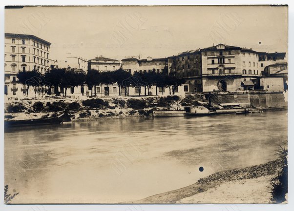 Sponda sinistra passeggiata di Ripetta dall'Arco del Ferro di Cavallo al Vicolo del Fiume