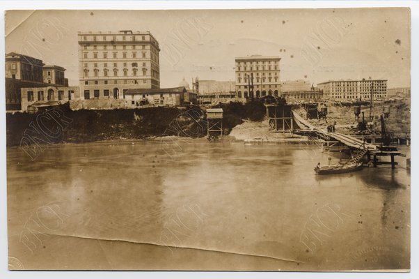 Sponda destra dalla Via Visconti al Ponte Margherita