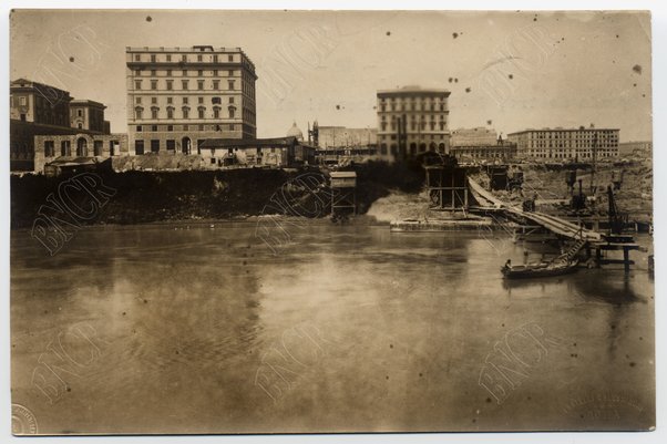 Sponda destra dalla Via Visconti al Ponte Margherita