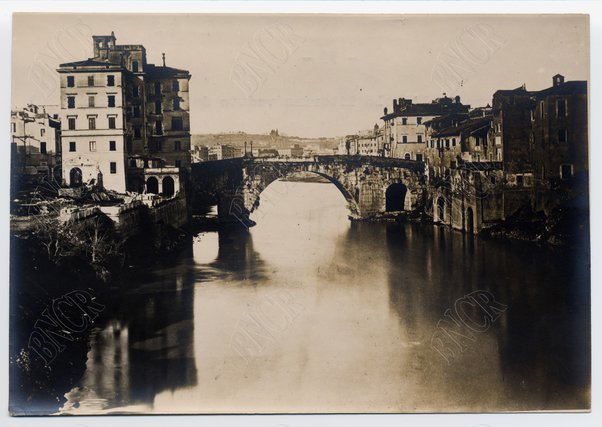 Ramo destro dell'Isola Tiberina veduto da ponte Rotto