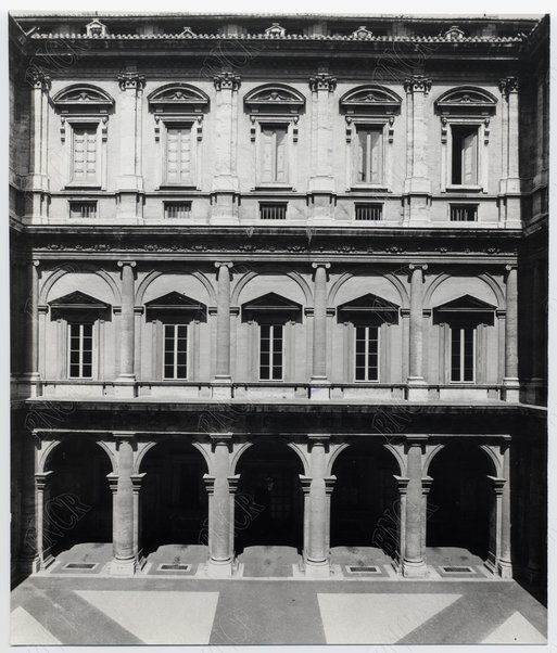Cortile Palazzo Farnese