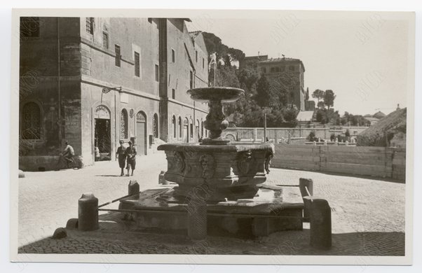 Piazza Campitelli