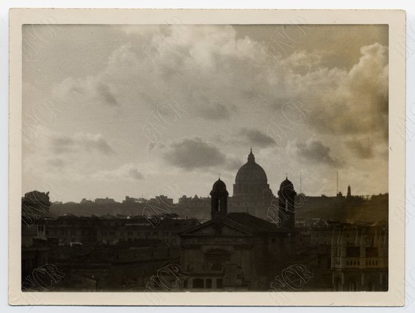 Veduta con S. Giacomo in Augusta in primo piano e S. Pietro sul fondo