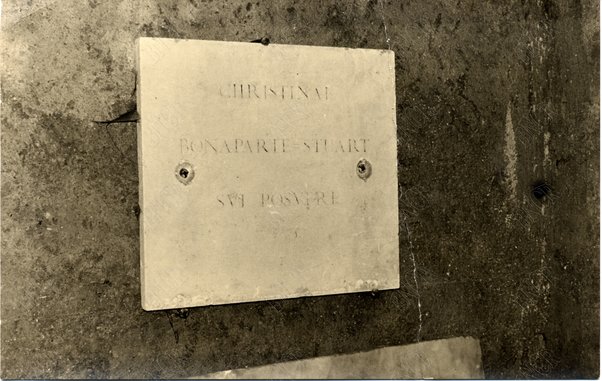 A Cristina Bonaparte Stuart (nella chiesa di S. Quirico e Giulitta)