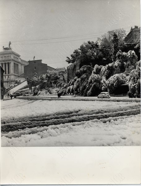 Roma sotto la neve