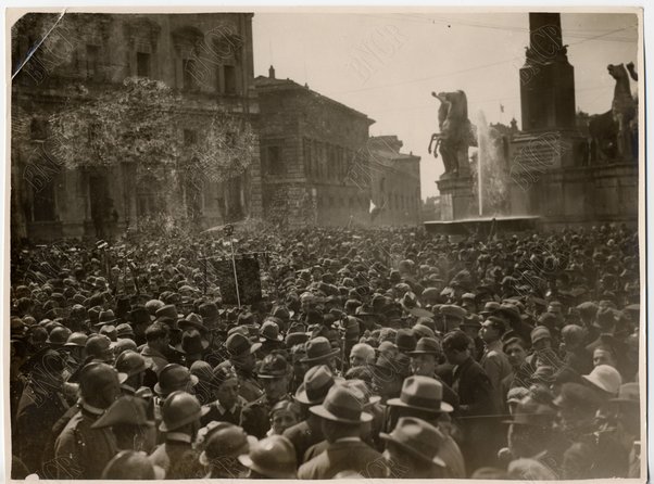 Raduno fascista a Piazza del Quirinale