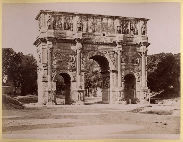 Roma. Arco Trionfale di Costantino visto dal Colosseo