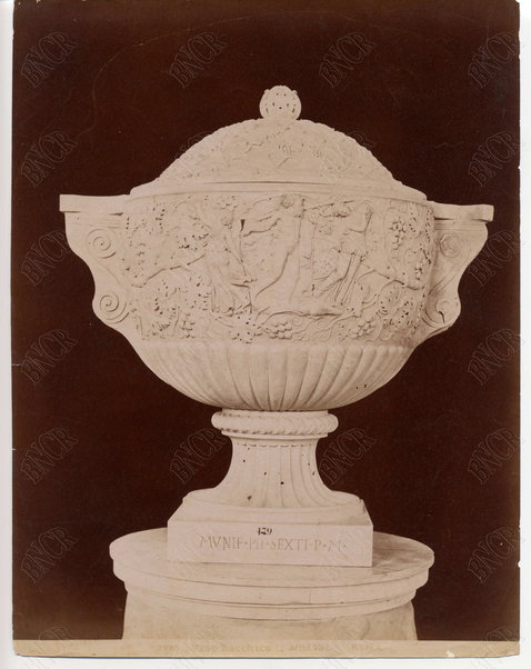 Roma. Museo Vaticano. Vaso Bacchico