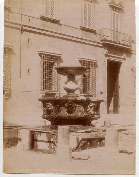 Roma. Fontana di Piazza Santa Maria in Campitelli