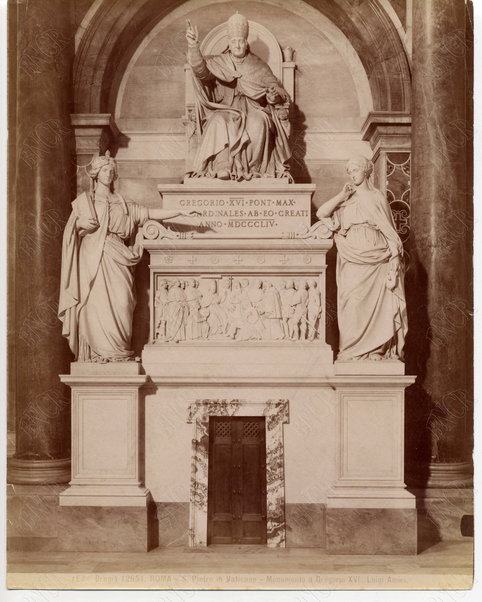 Roma. San Pietro in Vaticano. Monumento a Gregorio XVI