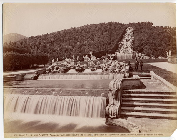 Caserta. Palazzo Reale. Cascata decorata con varie statue nel fondo della Gran Cascata