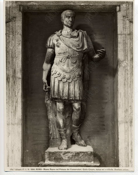 Roma. Museo Nuovo nel Palazzo dei Conservatori. Giulio Cesare, statua nel vestibolo