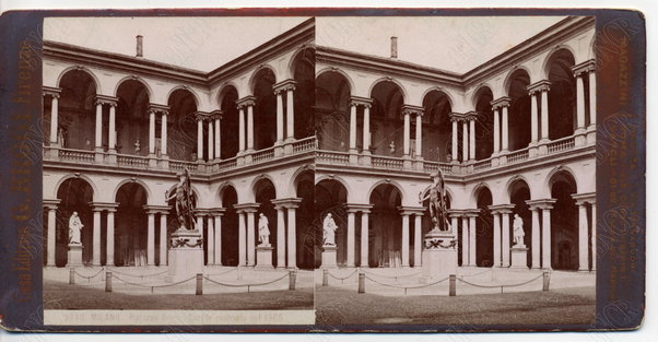 Milano. Palazzo E. Cortile costruito nel 1565