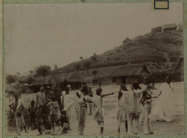 Baracche indigene ai piedi del Forte