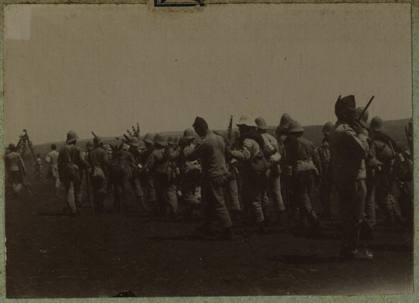 Partenza dei vari scaglioni di prigionieri riscattati, dal campo della Croce Rossa, in Harrar, per Zeila, sulla costa, per rimpaniare