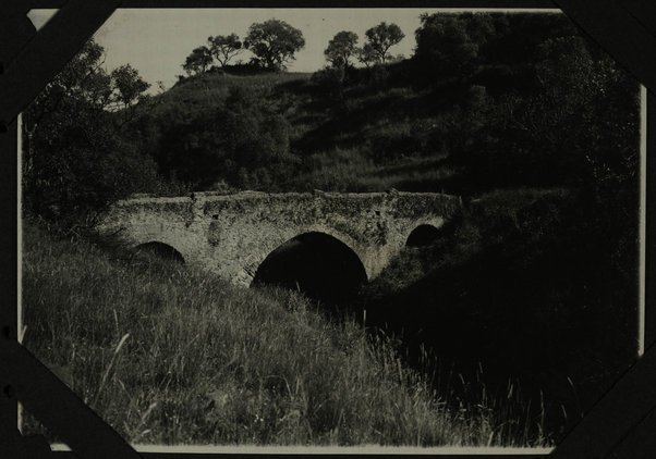 Ponte portoghese sul Meghec [?] nella via per il Nord (Uoghera')