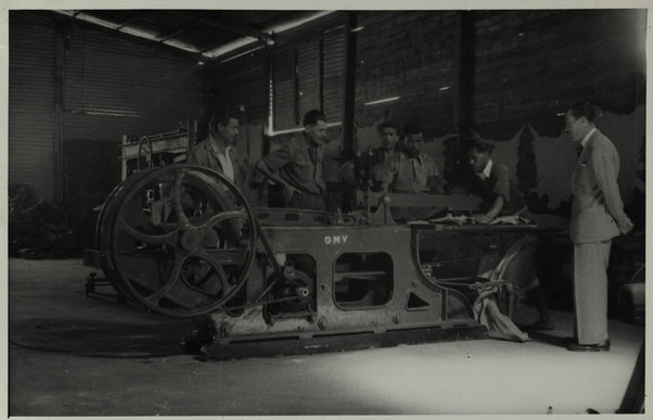 Asmara. Lavorazione del cuoio (Leather processing)