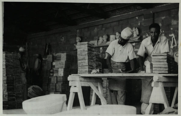 Asmara. Lavori in cemento (Cement works)