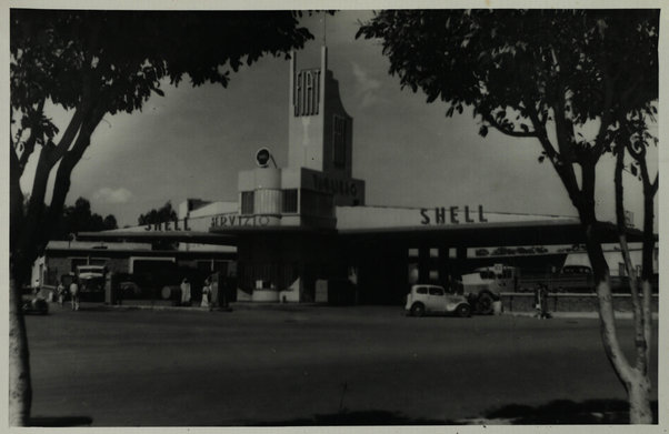 Asmara. Officina Fiat (The Fiat workshop)