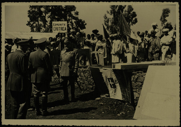 Visita al quartiere indigeno. L'Ecc. il Ministro esamina il progetto del nuovo mercato. 9 febbraio 1940