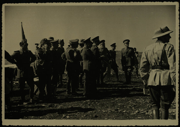 Visita al fortino di M. Gomità[?]. L'Ecc. il Ministro assiste ad un'esercitazione di tiro. 9 febbraio 1940