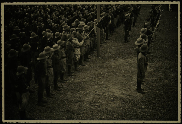 Lo schieramento delle CC.NN. al campo dell'ospitalità fascista, in occasione della presentazione delle forze del Partito. 8 febbraio 1940
