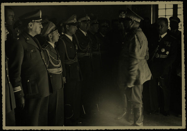 Presentazione delle Autorità nel salone della Federazione nel castello di Bacafà. 8 febbraio 1940