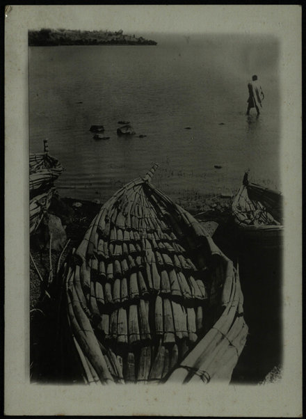 Zeghiè, lago Tana. Tipo di imbarcazione zattera fatta di papiro