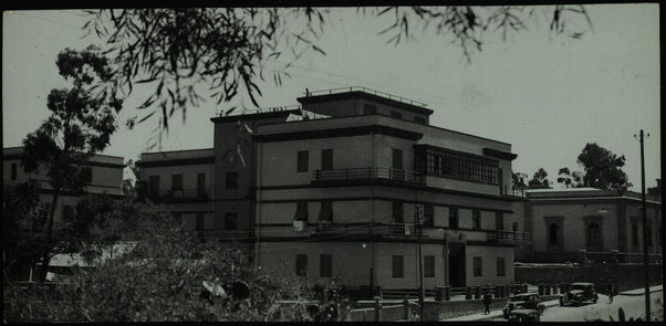 Luce A.O.I.; Laboratorio Fotografico Governatoriale dell'Eritrea, Fotolongo, Asmara. Nuove costruzioni. [ca. 1938]