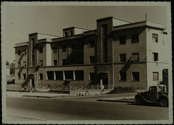 Luce A.O.I.; Laboratorio Fotografico Governatoriale dell'Eritrea, Fotolongo, Asmara. Nuove costruzioni. [ca. 1938]