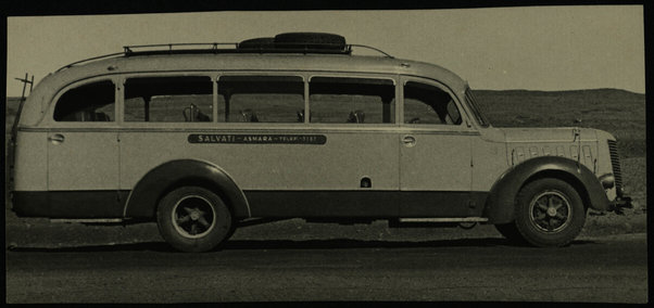 Asmara. Autobus; officina e maestranze della ditta Salvati- Africa S.A. (trasporto pubblico)
