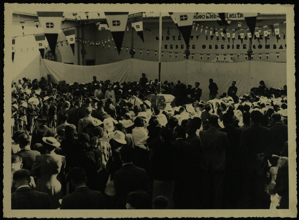 Asmara. Cerimonie per la Befana Fascista. Sede del Comando Federale G.l.L. 1939