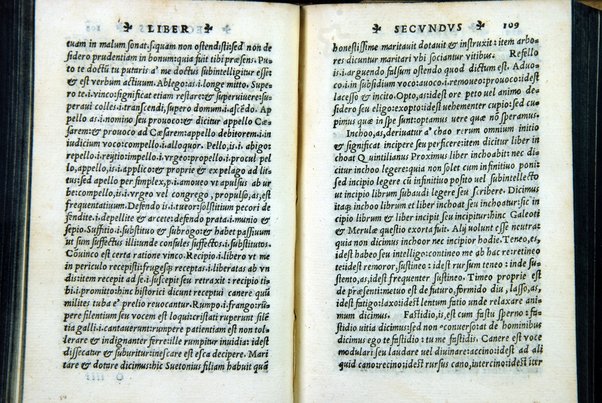 Francisci Pharaoni De re literaria benemerentis institutiones grammaticae, denuo ex manuscripti codicis fide recognitae, ... Cum illustrium dictionum indice. Eiusdem Libellus metricae artis. Haec denuo sunt addita. Eiusdem Pharaonij vita ... Marci Panclareni Basilij Siculi Mamertini. De numeroso heroici carminis artificio compendiaria institutio. In calce operis