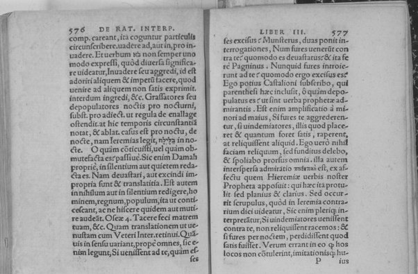 Interpretatio linguarum: seu de ratione conuertendi & explicandi autores tam sacros quam profanos, libri tres. Ad finem Obadias propheta Hebraicus, uersus et explicatus. Philonis Iudaei De Iudice liber graece et latine. Laurentio Humfredo autore