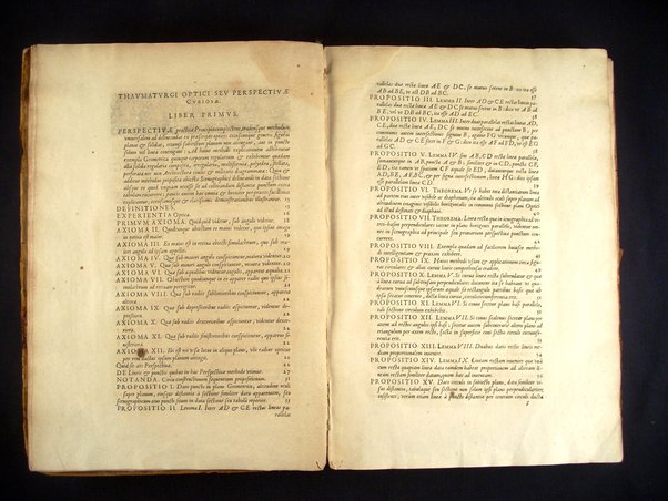 R. P. Ioannis Francisci Niceronis ... Thaumaturgus opticus, seu Admiranda Optices, per radium directum: Catoptrices, per reflexum è politis corporibus, planis, cylindricis, conicis, polyedris, polygonis & aliis: Dioptrices, per refractum in diaphanis. ... Ad eminmum cardinalem Mazarinum