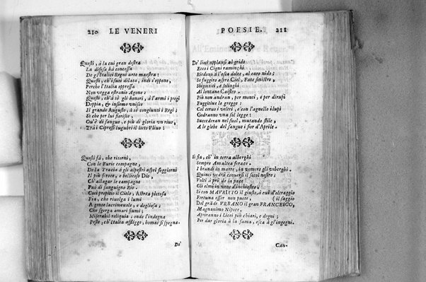 Le Veneri poesie del Bruni all'altezza serenissima di Odoardo Farnese ... - (In Roma : appresso Giacomo Mascardi, 1633)