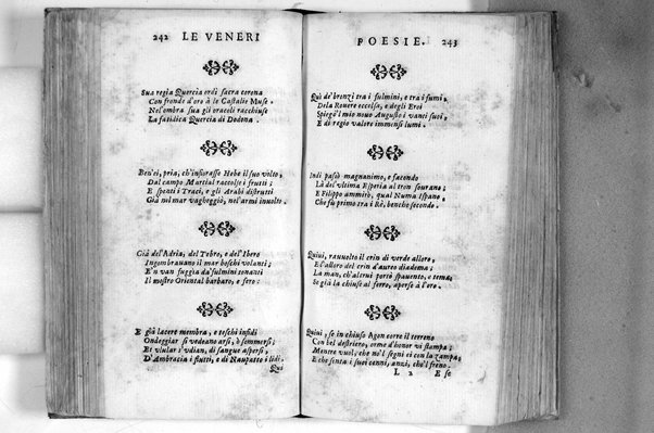 Le Veneri poesie del Bruni all'altezza serenissima di Odoardo Farnese ... - (In Roma : appresso Giacomo Mascardi, 1633)