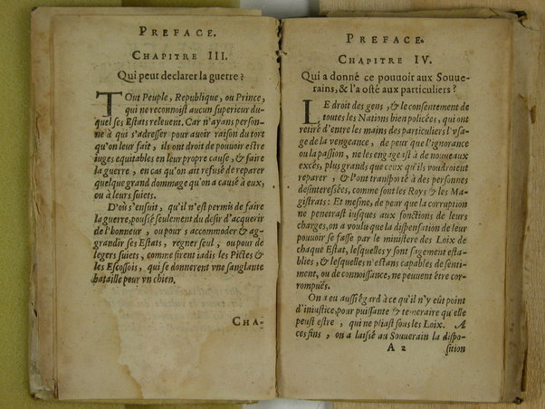 Traité des fortifications, ou Architecture militaire, tirée des place les plus estimées de ce temps, pour leurs fortifications. Diuisé en deux parties. La premiere vous met en main les plans, coupes & eleuations de quantité de placefort estimées, & tenuës pour tres-bien fortifiées. La seconde vous fournir des pratiques faciles pour en faire de semblables