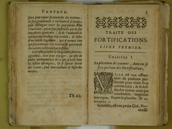 Traité des fortifications, ou Architecture militaire, tirée des place les plus estimées de ce temps, pour leurs fortifications. Diuisé en deux parties. La premiere vous met en main les plans, coupes & eleuations de quantité de placefort estimées, & tenuës pour tres-bien fortifiées. La seconde vous fournir des pratiques faciles pour en faire de semblables