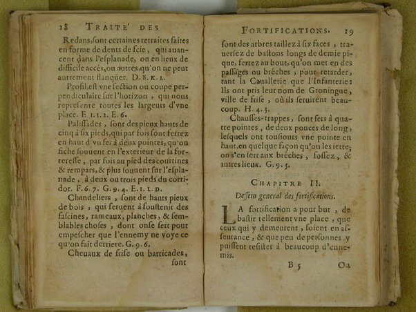 Traité des fortifications, ou Architecture militaire, tirée des place les plus estimées de ce temps, pour leurs fortifications. Diuisé en deux parties. La premiere vous met en main les plans, coupes & eleuations de quantité de placefort estimées, & tenuës pour tres-bien fortifiées. La seconde vous fournir des pratiques faciles pour en faire de semblables