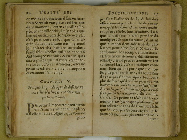 Traité des fortifications, ou Architecture militaire, tirée des place les plus estimées de ce temps, pour leurs fortifications. Diuisé en deux parties. La premiere vous met en main les plans, coupes & eleuations de quantité de placefort estimées, & tenuës pour tres-bien fortifiées. La seconde vous fournir des pratiques faciles pour en faire de semblables