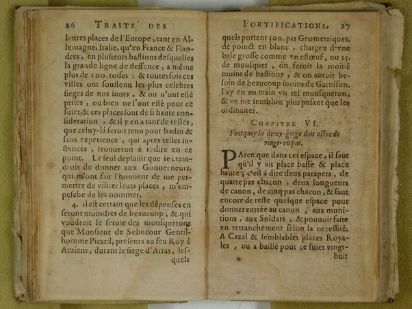 Traité des fortifications, ou Architecture militaire, tirée des place les plus estimées de ce temps, pour leurs fortifications. Diuisé en deux parties. La premiere vous met en main les plans, coupes & eleuations de quantité de placefort estimées, & tenuës pour tres-bien fortifiées. La seconde vous fournir des pratiques faciles pour en faire de semblables