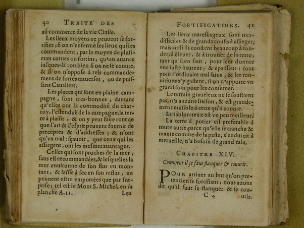 Traité des fortifications, ou Architecture militaire, tirée des place les plus estimées de ce temps, pour leurs fortifications. Diuisé en deux parties. La premiere vous met en main les plans, coupes & eleuations de quantité de placefort estimées, & tenuës pour tres-bien fortifiées. La seconde vous fournir des pratiques faciles pour en faire de semblables