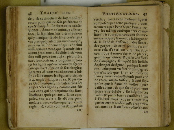 Traité des fortifications, ou Architecture militaire, tirée des place les plus estimées de ce temps, pour leurs fortifications. Diuisé en deux parties. La premiere vous met en main les plans, coupes & eleuations de quantité de placefort estimées, & tenuës pour tres-bien fortifiées. La seconde vous fournir des pratiques faciles pour en faire de semblables