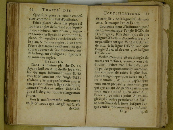 Traité des fortifications, ou Architecture militaire, tirée des place les plus estimées de ce temps, pour leurs fortifications. Diuisé en deux parties. La premiere vous met en main les plans, coupes & eleuations de quantité de placefort estimées, & tenuës pour tres-bien fortifiées. La seconde vous fournir des pratiques faciles pour en faire de semblables