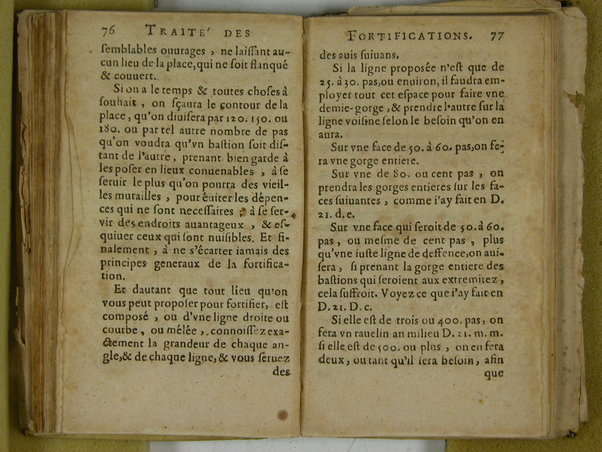 Traité des fortifications, ou Architecture militaire, tirée des place les plus estimées de ce temps, pour leurs fortifications. Diuisé en deux parties. La premiere vous met en main les plans, coupes & eleuations de quantité de placefort estimées, & tenuës pour tres-bien fortifiées. La seconde vous fournir des pratiques faciles pour en faire de semblables